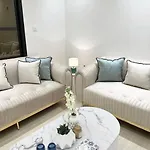 Hittin Luxurious Stay 5 Minutes To Boulevard شقة حطين المميزة 5 دقائق للبوليفارد
